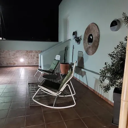 Votrishouse Fira (Santorini)